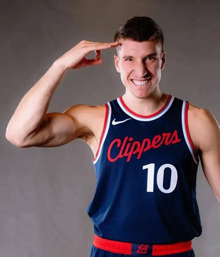 九游最新活动-今夜洛杉矶快船更衣室发声：英超节点到来，悬念犹存，身体对抗强度拉满-九游最新活动