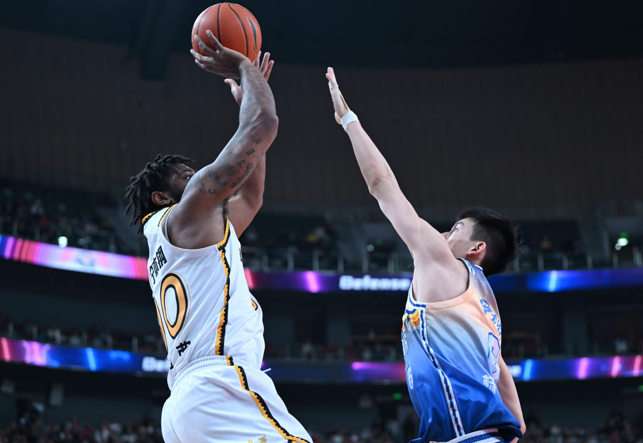 包含赛前罗马备战CBA常规赛，篮板制胜细节曝光，管理层满意，球队文化再被提及的词条